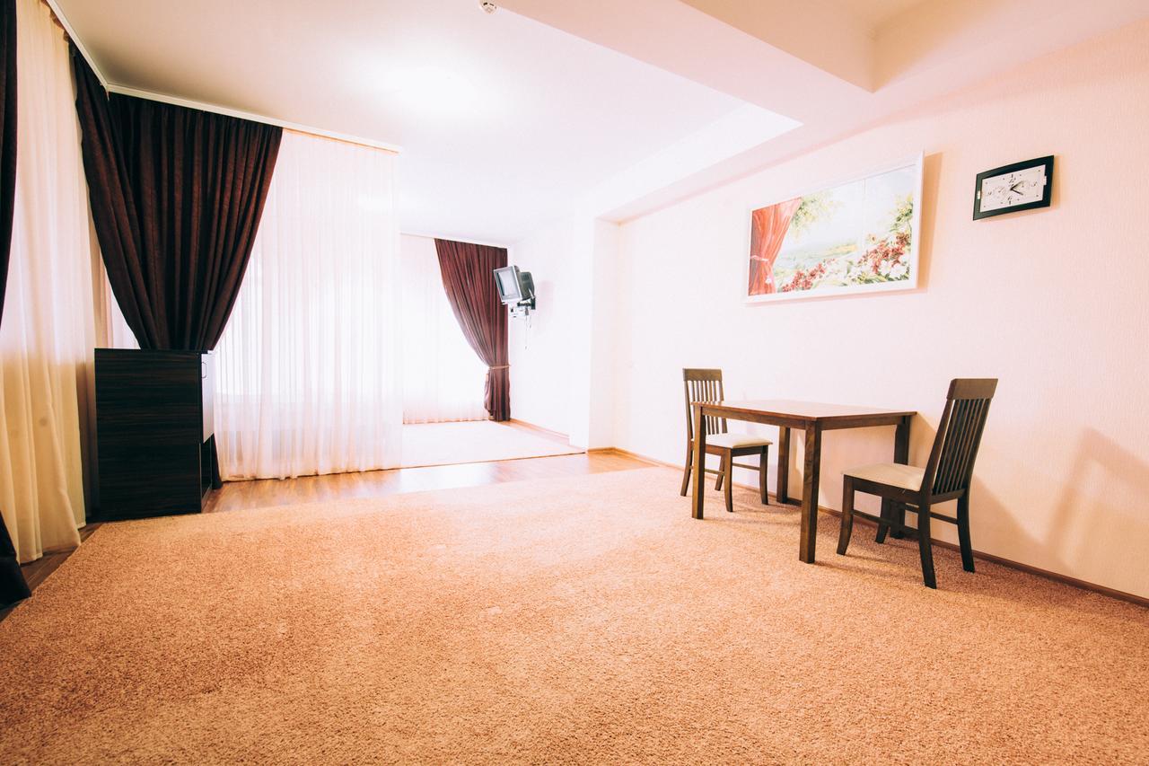 Grace Villa Codru Luaran gambar