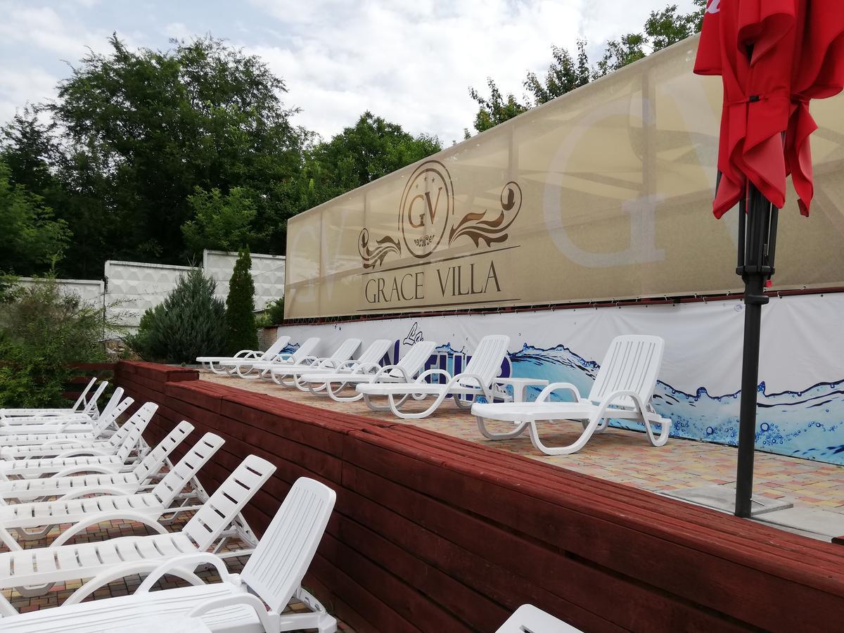Grace Villa Codru Luaran gambar
