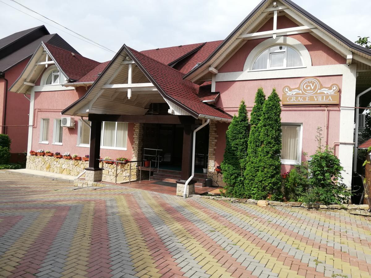 Grace Villa Codru Luaran gambar