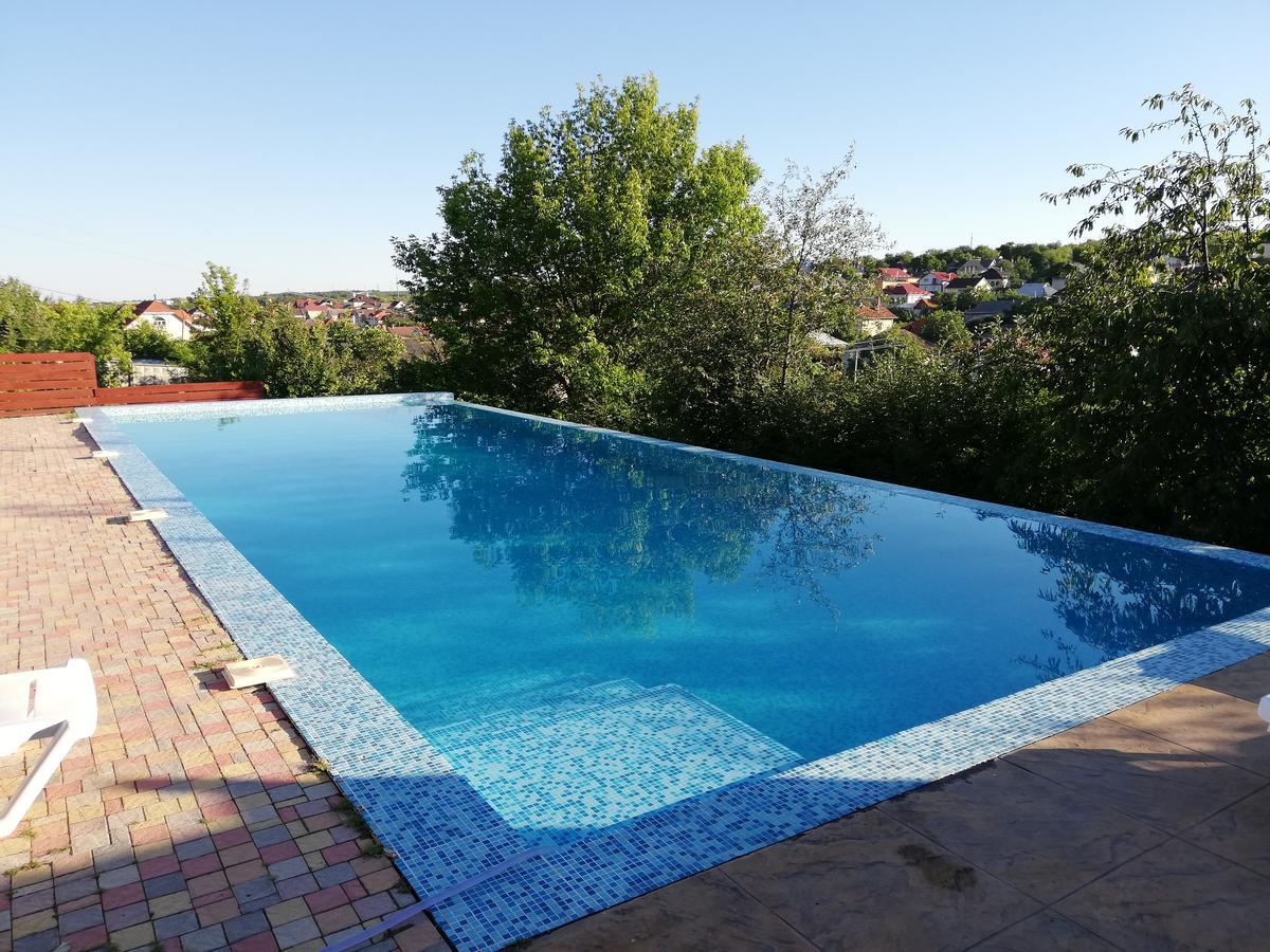 Grace Villa Codru Luaran gambar